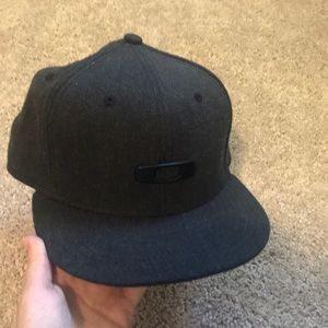 Men’s Oakley snap back